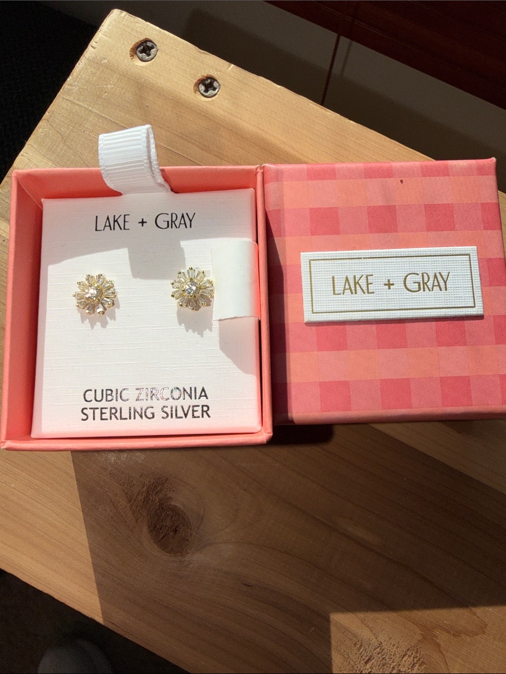 Lake + Gray Cubic Zirconia Sparkling Flower/Snowflake Stud Earrings Gold NWT